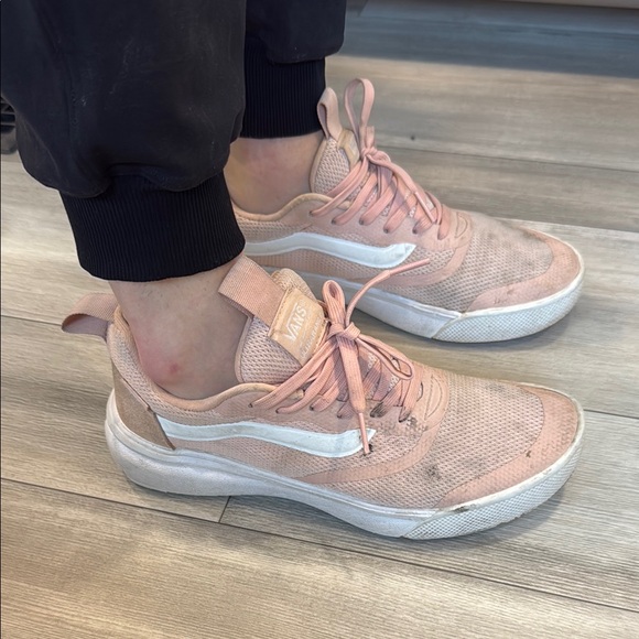 Vans Women's Pink Ultra Range Sneakers - Picture 1 of 3